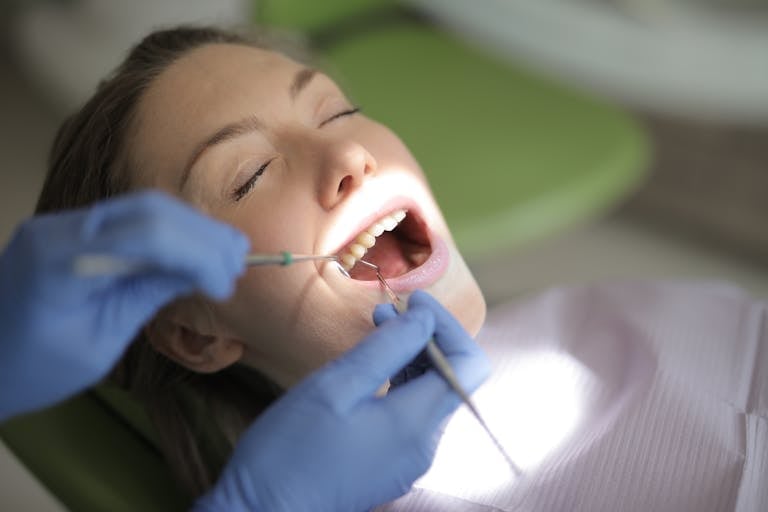Limpieza Dental Profesional: Qué Es, Cada Cuánto Hacerla y Por Qué Es Importante